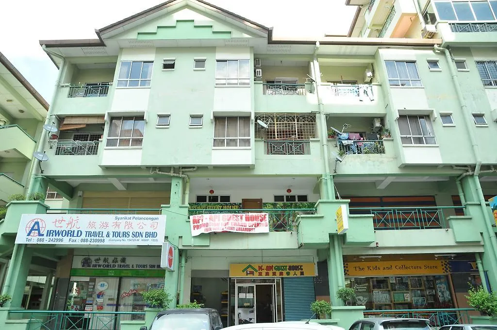 Api-Api Guesthouse Kota Kinabalu Pensjonat