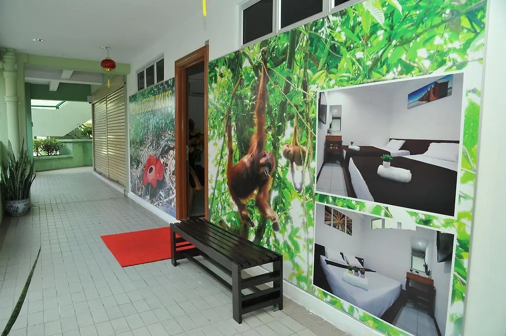 Api-Api Guesthouse Kota Kinabalu 2*,