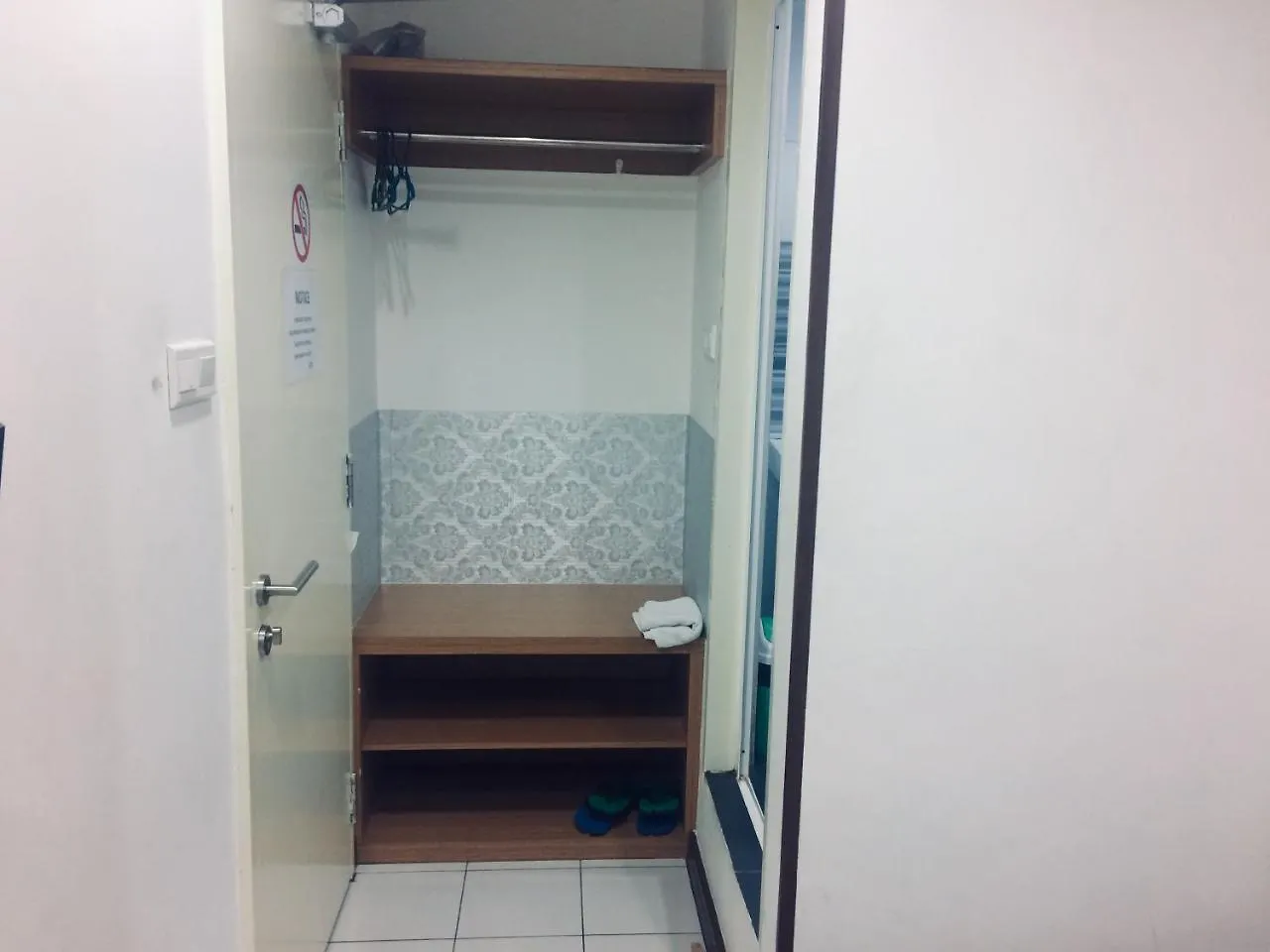 Api-Api Guesthouse Kota Kinabalu 2*,  Malezja